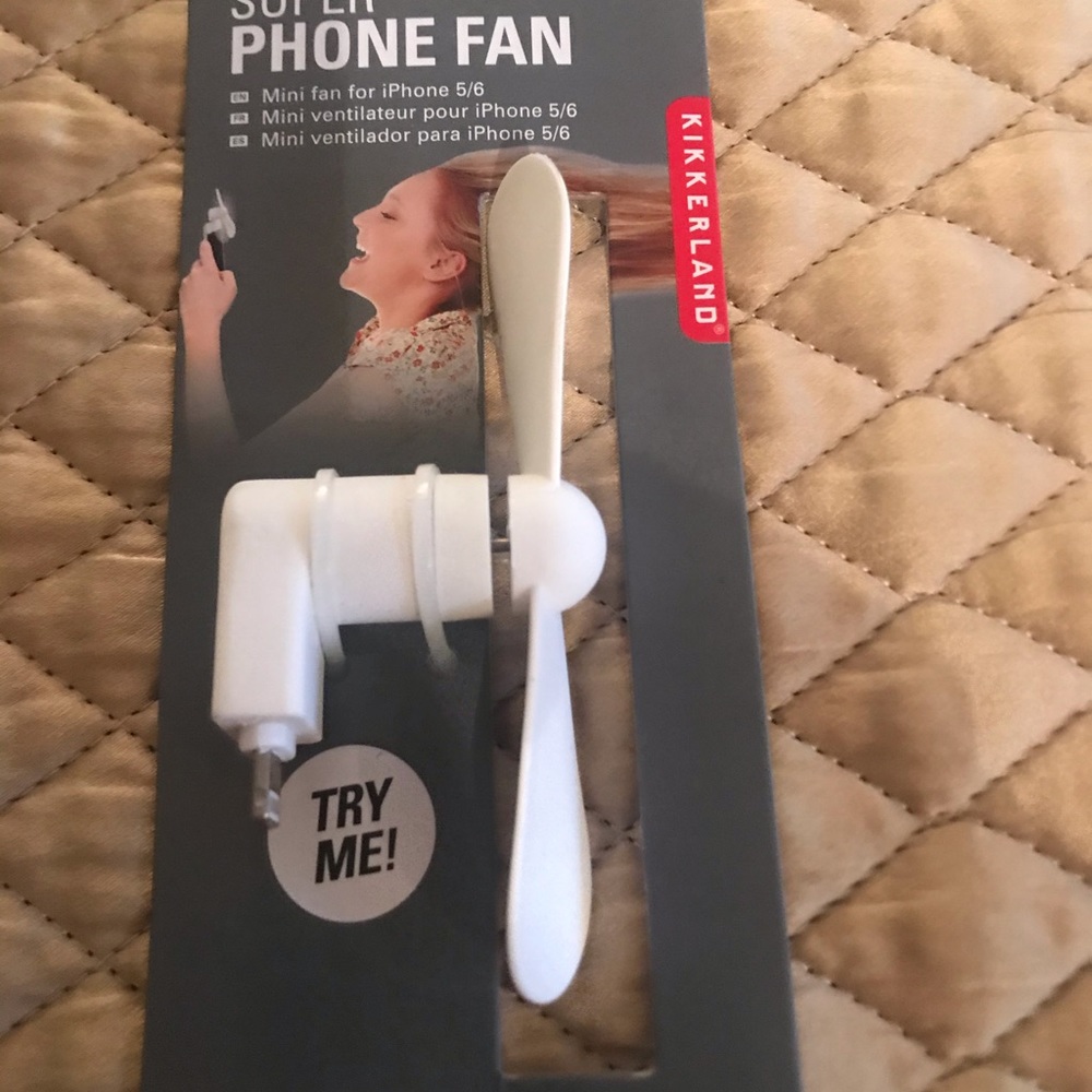 💋 SOLD 💋NWT SUPER PHONE FAN Mini fan for iPhone